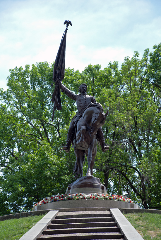 John A. Logan StatueGrant Park, Chicago Connecting the Windy City