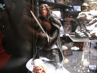 jon snow jon snow,winterfell,game of thrones,kit harington,figurine,collectibles,sculpture,art,comic con 2013,october 11th 2013,saturday,sunday,comic con sunday,comic con saturday,new york,nyc,manhattan,jacob javits center,newyork,