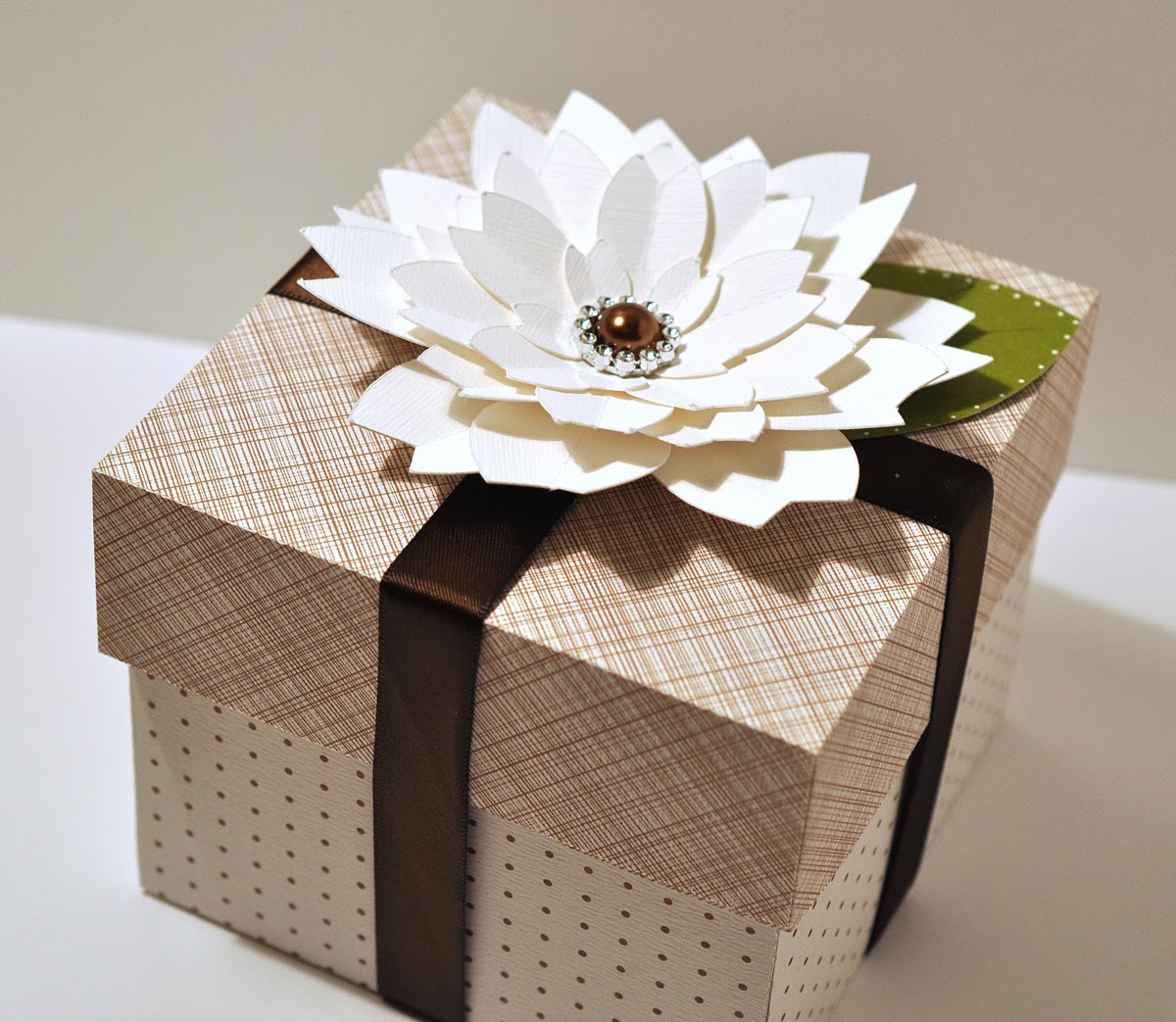 Hand to Paper PAPER FLOWERS...........