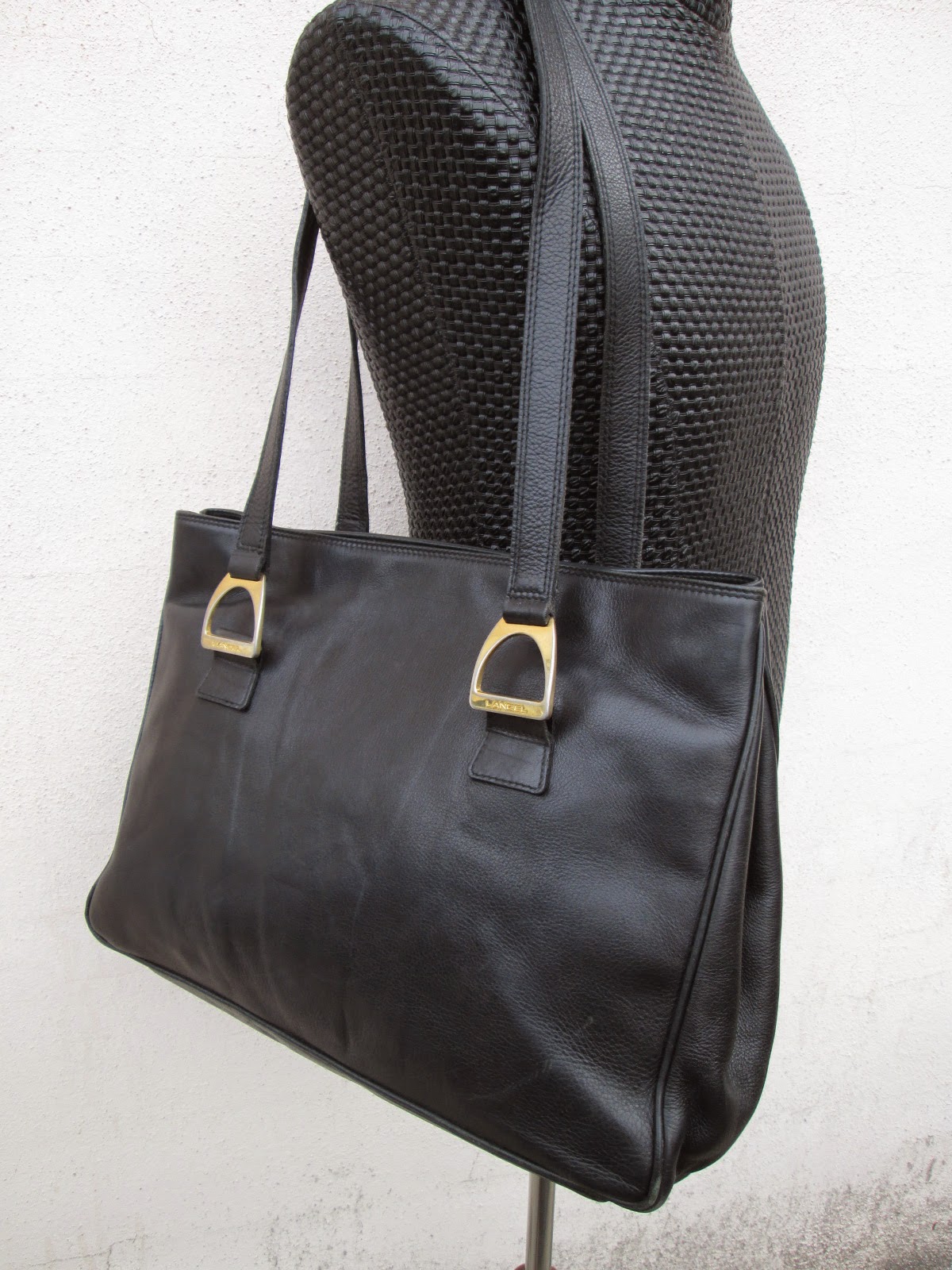 d0rayakEEbaG Authentic LANCEL Paris Black Leather Shoulder Bag(SOLD)