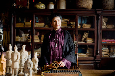 Wuxia veteran Cheng Pei-Pei 郑佩佩 as Zhi Lan 鄭佩佩