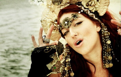 Neon Hitch - Love U Betta Lyrics + Letras + Lirik + Tekst + Text + Testo + Paroles + Source: Lyrics-Video-Music.blogspot.com + Video Music Song Lyrics Neon Hitch - Love U Betta