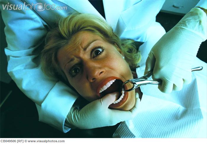 patient_having_tooth_pulled_cb049506.jpg