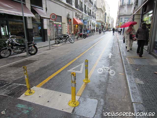 As ciclofaixas de Buenos Aires são inúteis