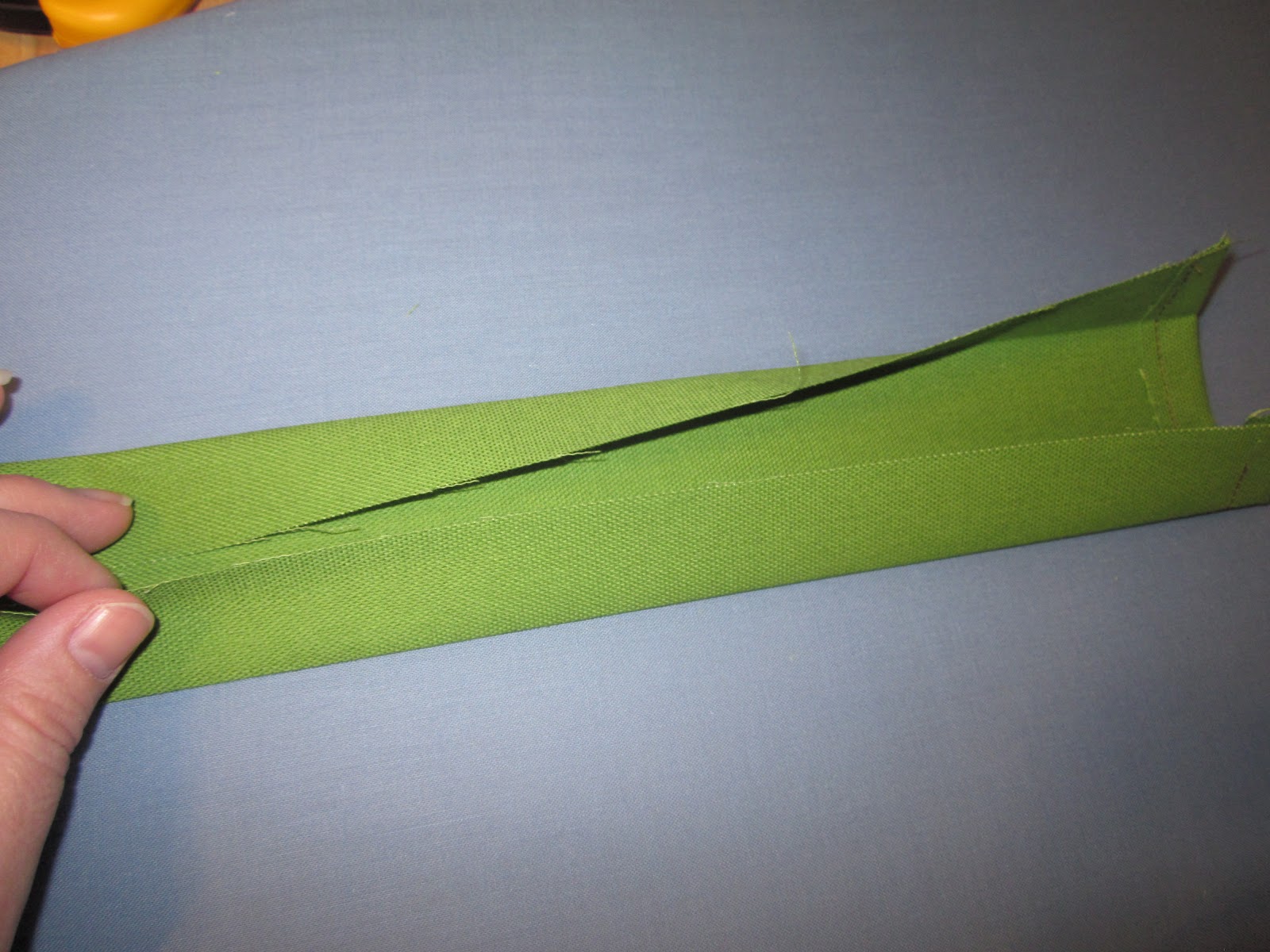 SunnySewing How to Make Skinny Curtain Ties (with Velcro)