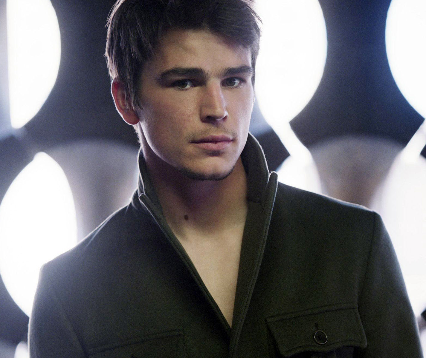 http://4.bp.blogspot.com/-rxXjNig0BQc/Ty93O7vJoQI/AAAAAAAABko/v1BGE4PVLLM/s1600/Josh_Hartnett_-_American_actor_and_film_producer.jpg