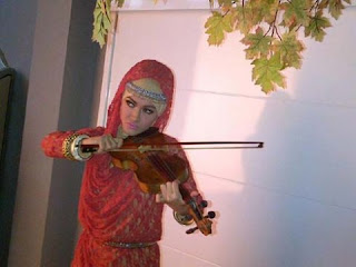 Julia Perez Berjilbab julia peres jupe jilbab 5 Foto Julia Perez Berjilbab