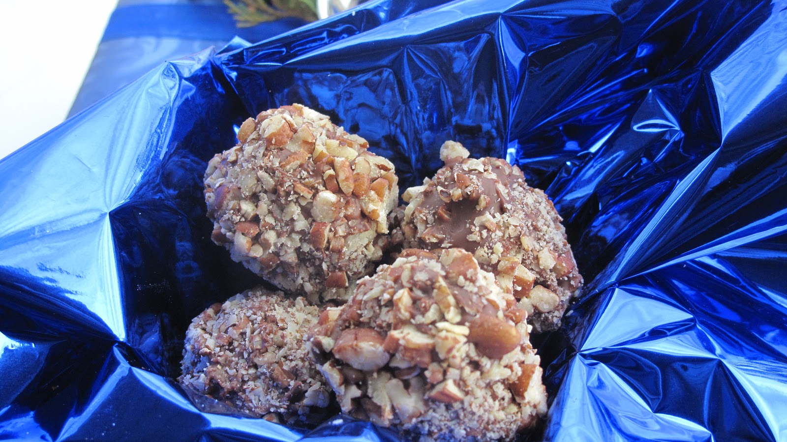 Red Couch Recipes Amazing Almond Rum Balls