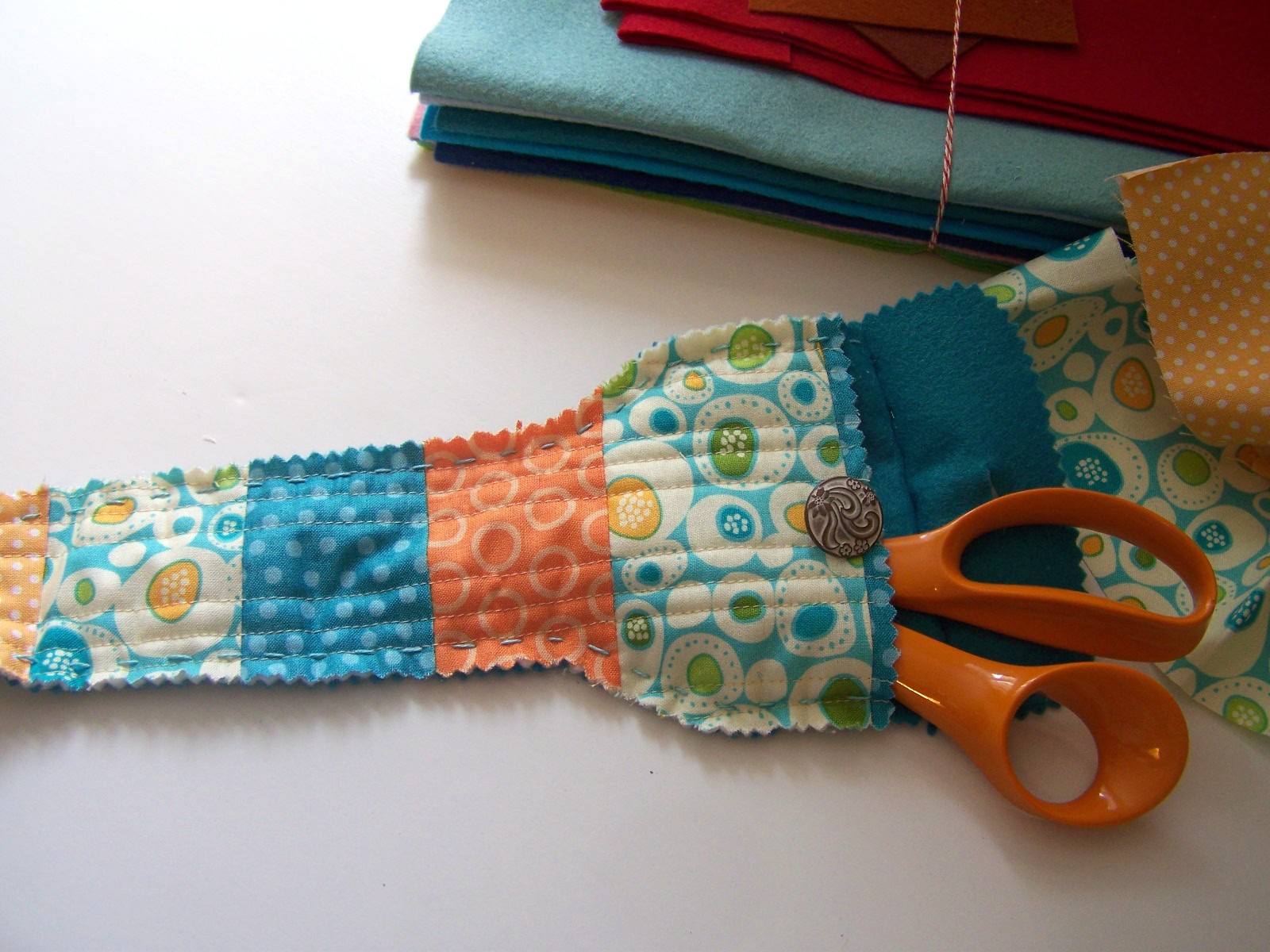 Quilt Taffy Scissor Keeper Tutorial