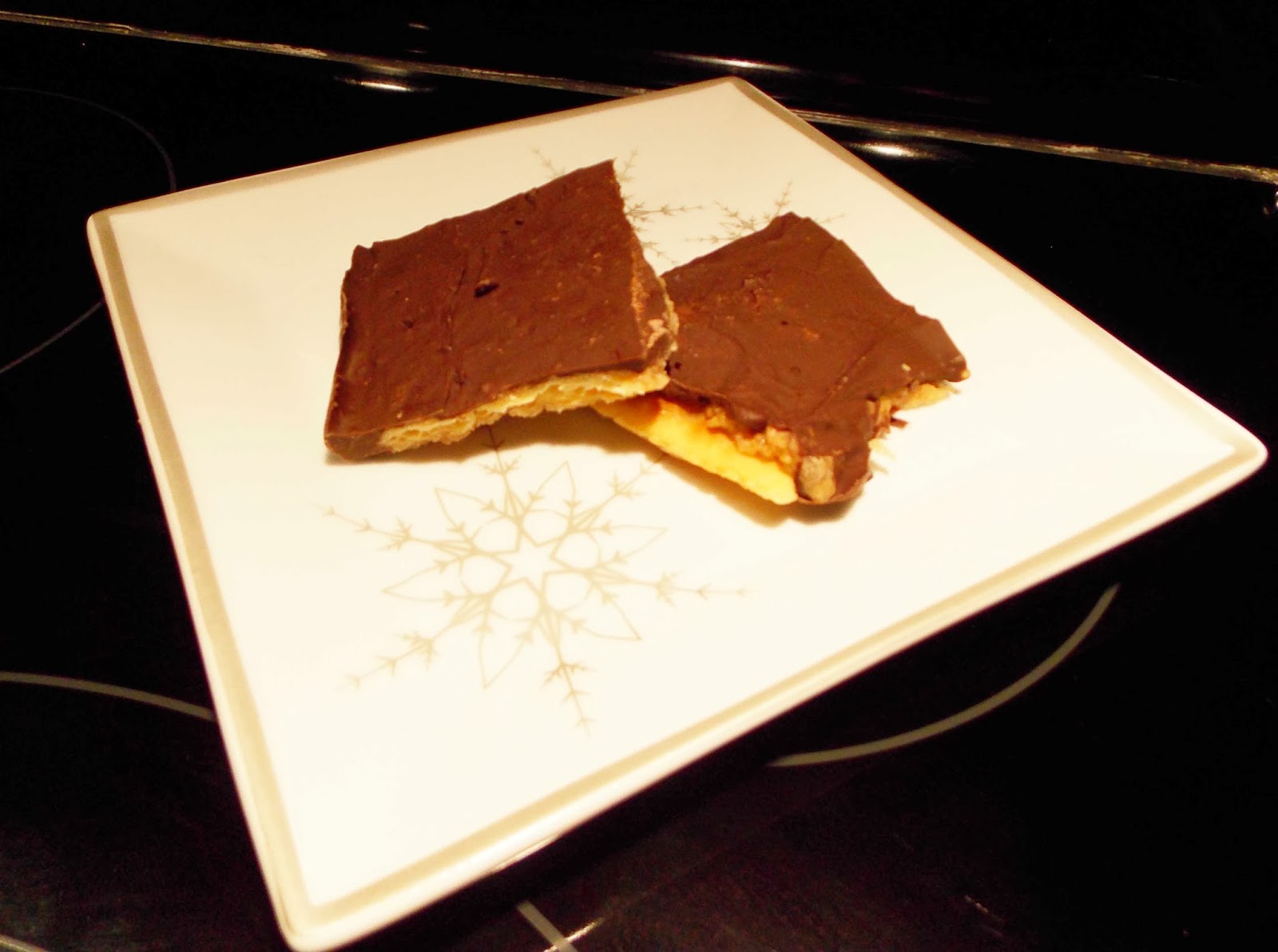 The Farmhouse in the Field Homemade Holiday Surprise "Heath" Bars