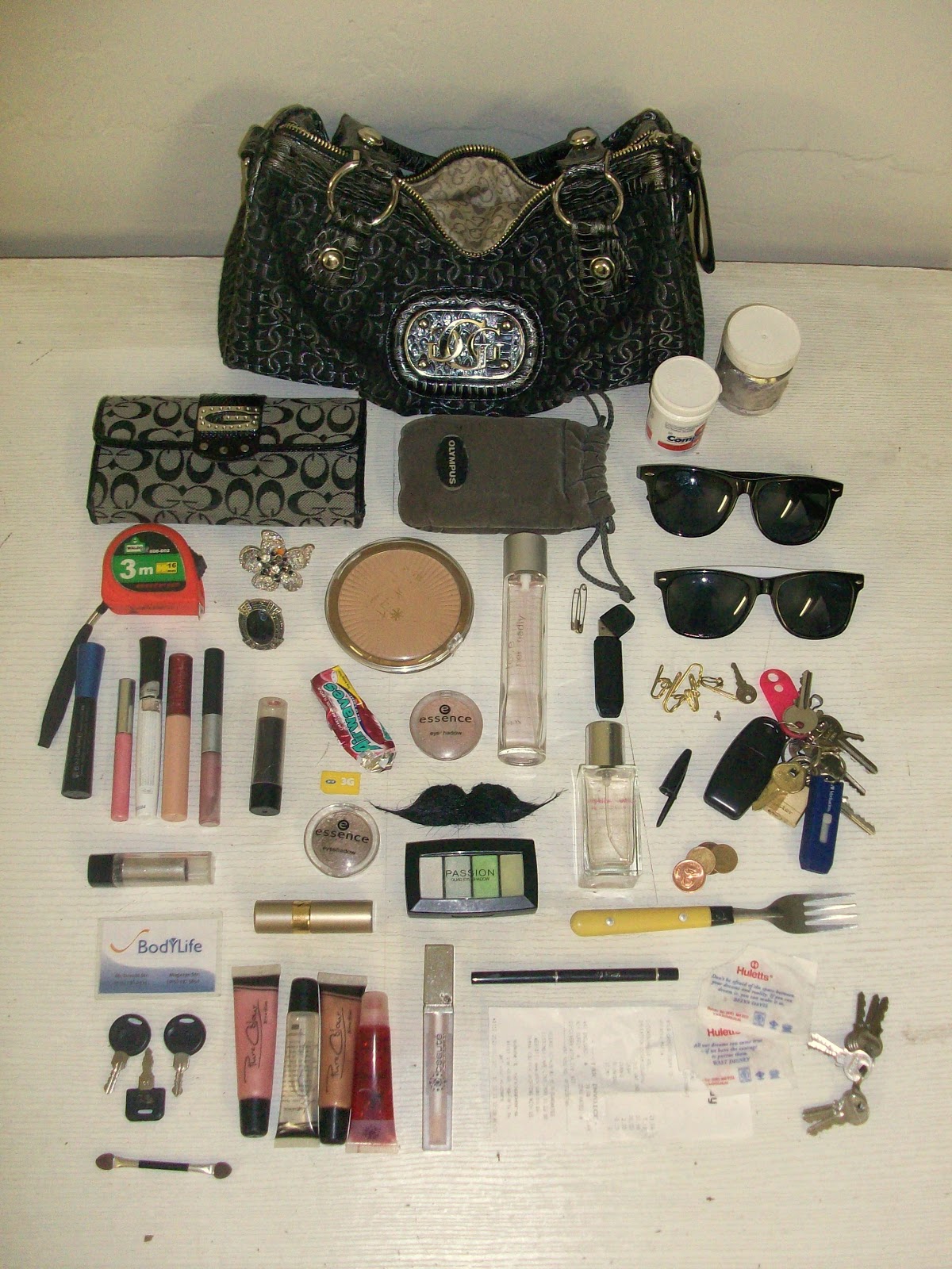 Whats in MY handbag Jeanri's blog