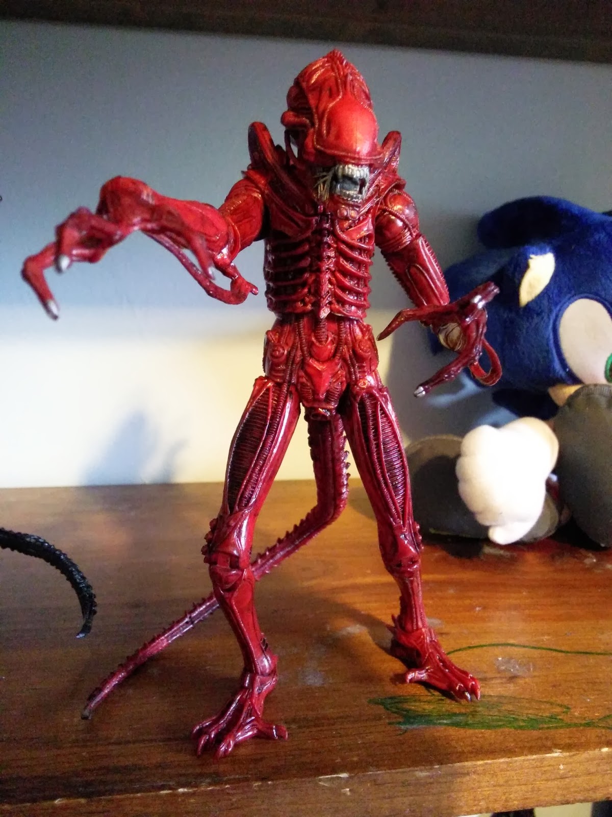 NECA ALIENS SERIES 5 SET OF 2 GENOCIDE XENOMORPH RED AND BLACK WARRIOR FIGURES