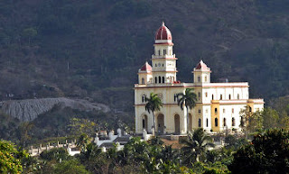 El Santuario de Nuestra Señora de la Virgen de la Caridad del Cobre es uno de los sitios religiosos más venerados por los cubanos. Santuario de El Cobre / Fanal Cubano