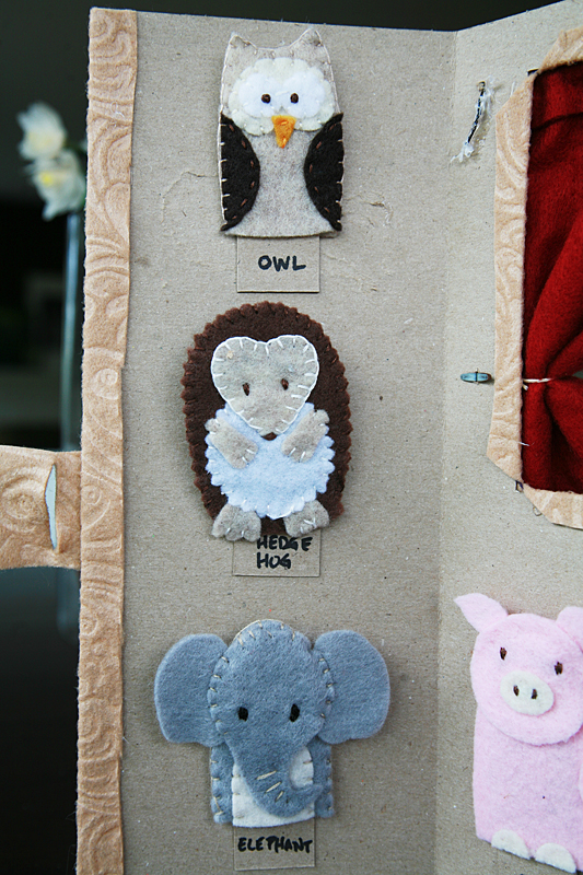 The Wight Family Finger Puppet Stage