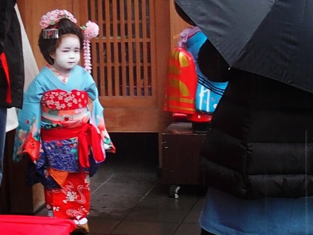 将来の舞妓さん? 将来の舞妓さん?