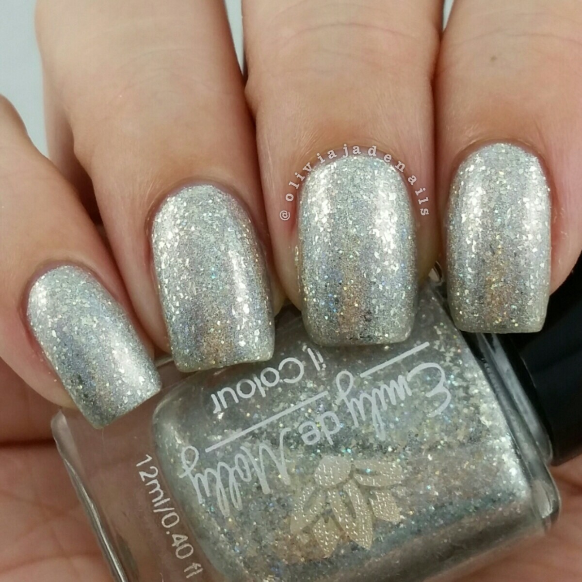 Emily de Molly Stockpile swatched by Olivia Jade Nails