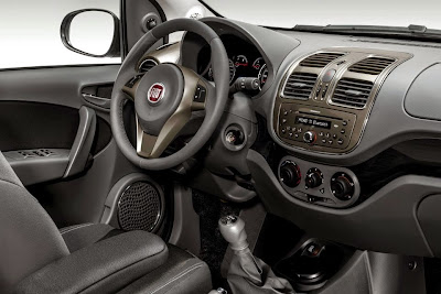 Fiat aumenta preços do Grand Siena e anuncia linha 2015
