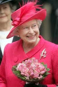 Queen II in hot pink