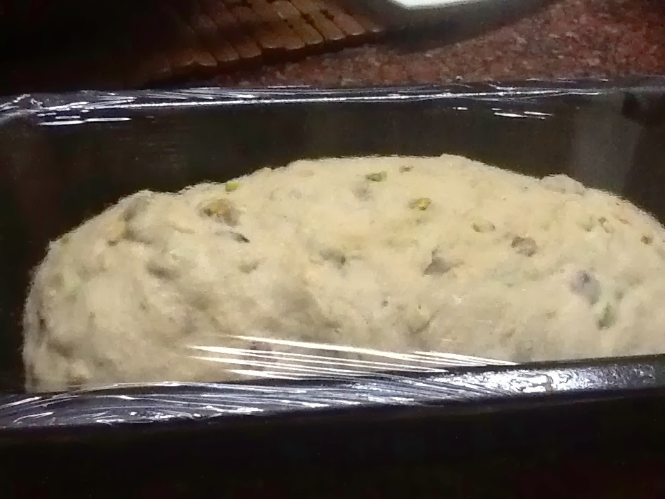 Whole wheat Fruit and nut bread