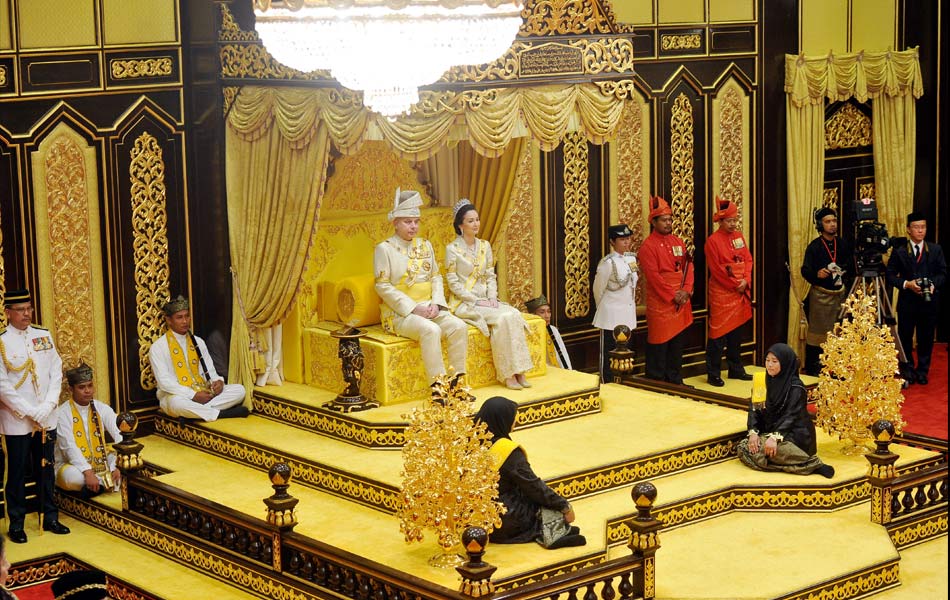 Yuna penyanyi mendunia terbaik mengenakan SINGGAHSANA MALAYSIA