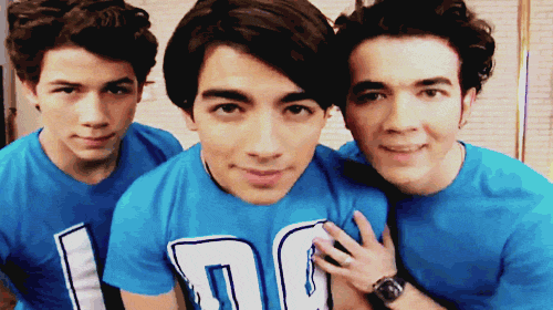 http://4.bp.blogspot.com/-s91qgXXHzSE/Tt4RdBKTvUI/AAAAAAAAADA/TImJzYltDuE/s1600/tumblr_lunpwttfWI1r5mp56o2_500.gif