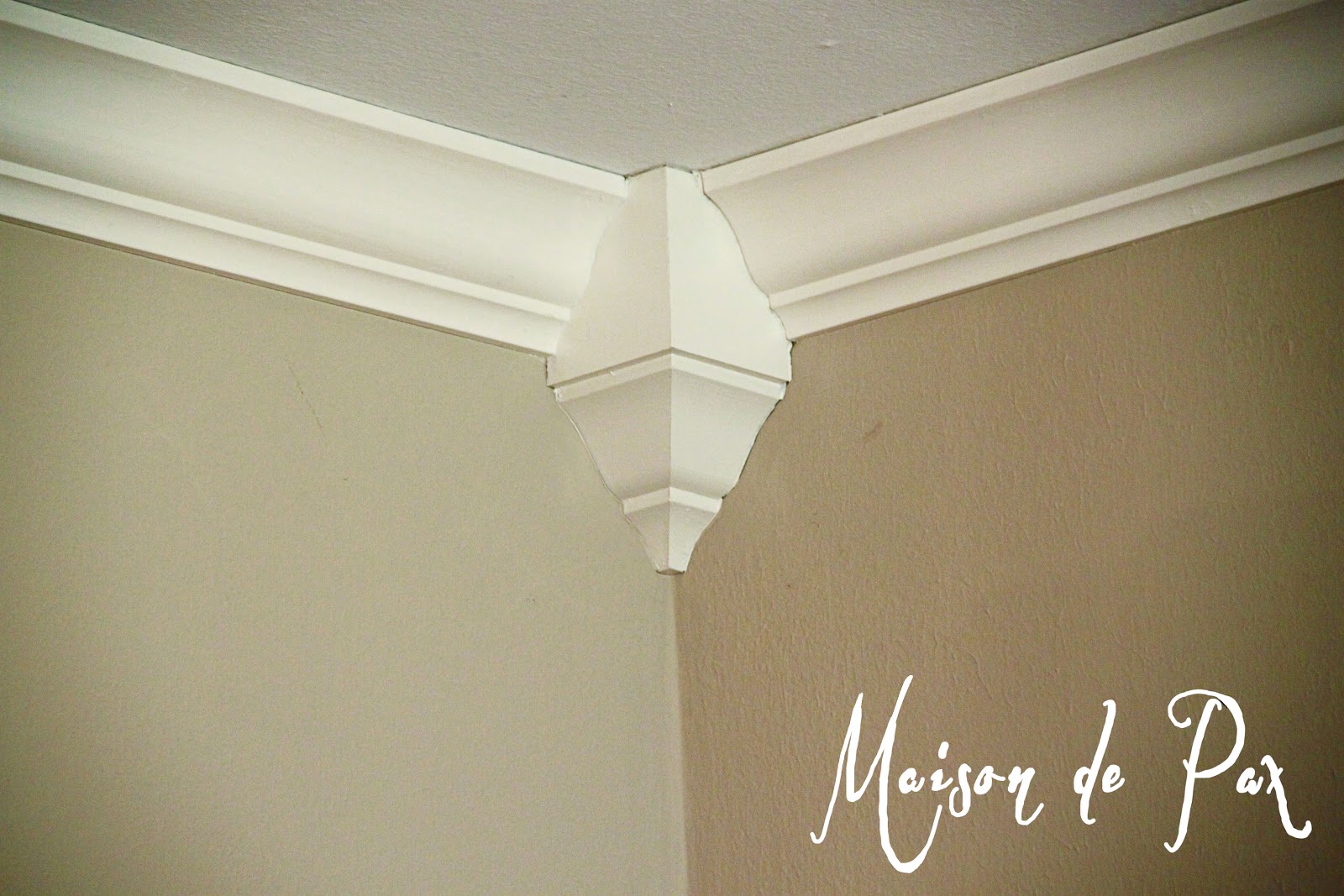 Installing Crown Molding Maison de Pax