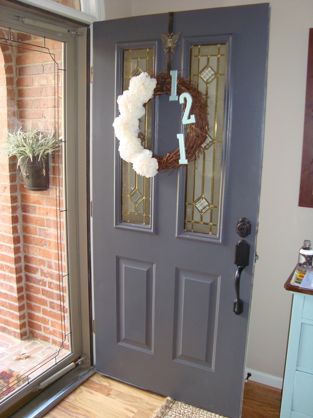 Modern Front Door Painting Tips for Small Space