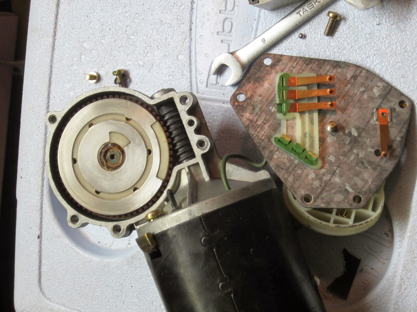 Porsche 924 Electric Conversion: Let me spin you a story about