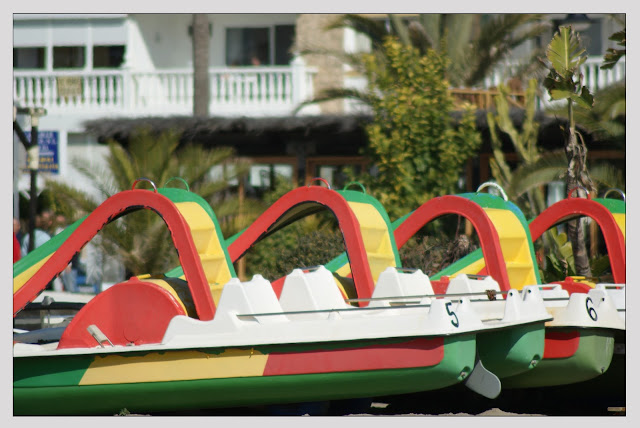 barcas de colores