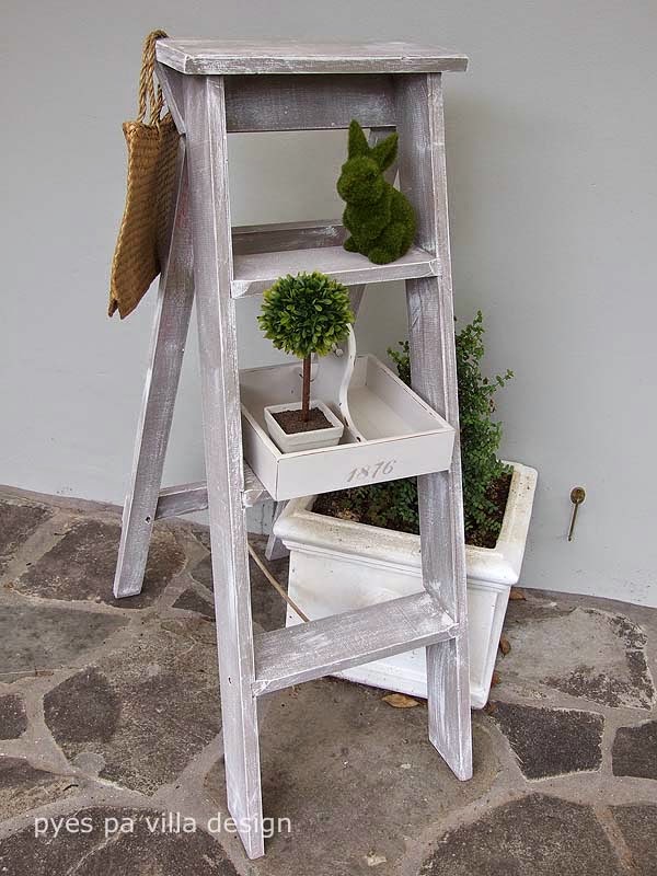 Pyes Pa Villa Design Vintage Ladder with chalk paint Dry Brush Technique