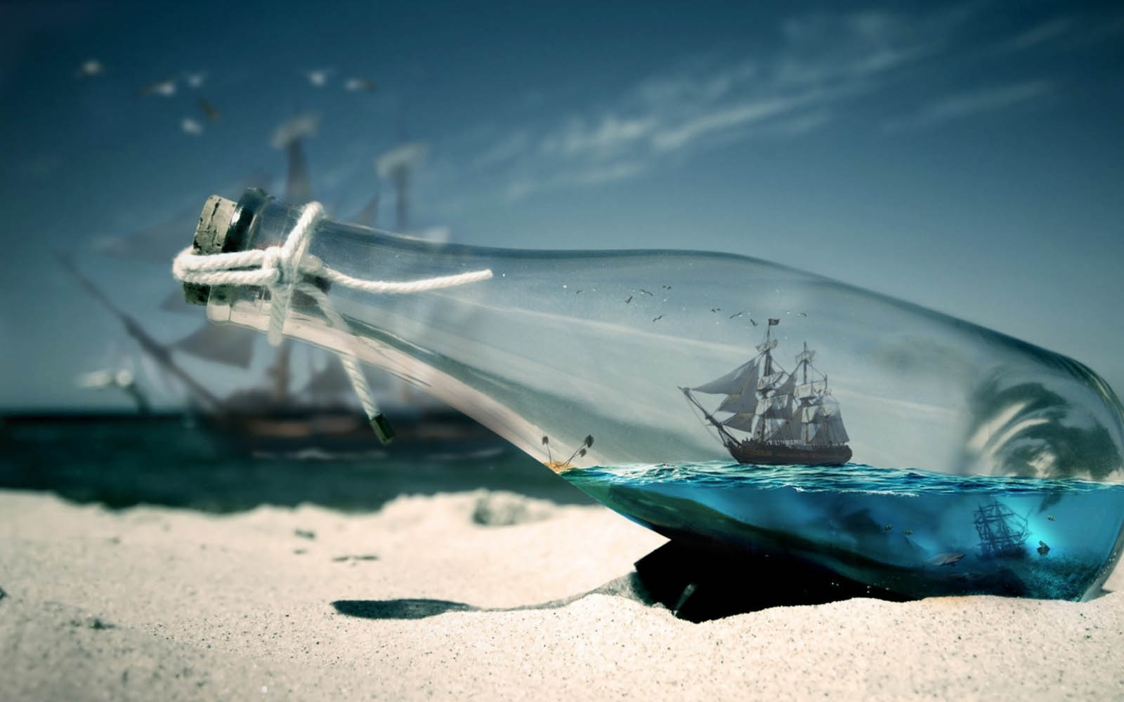 Gambar Keren Botol di Pasir Pantai