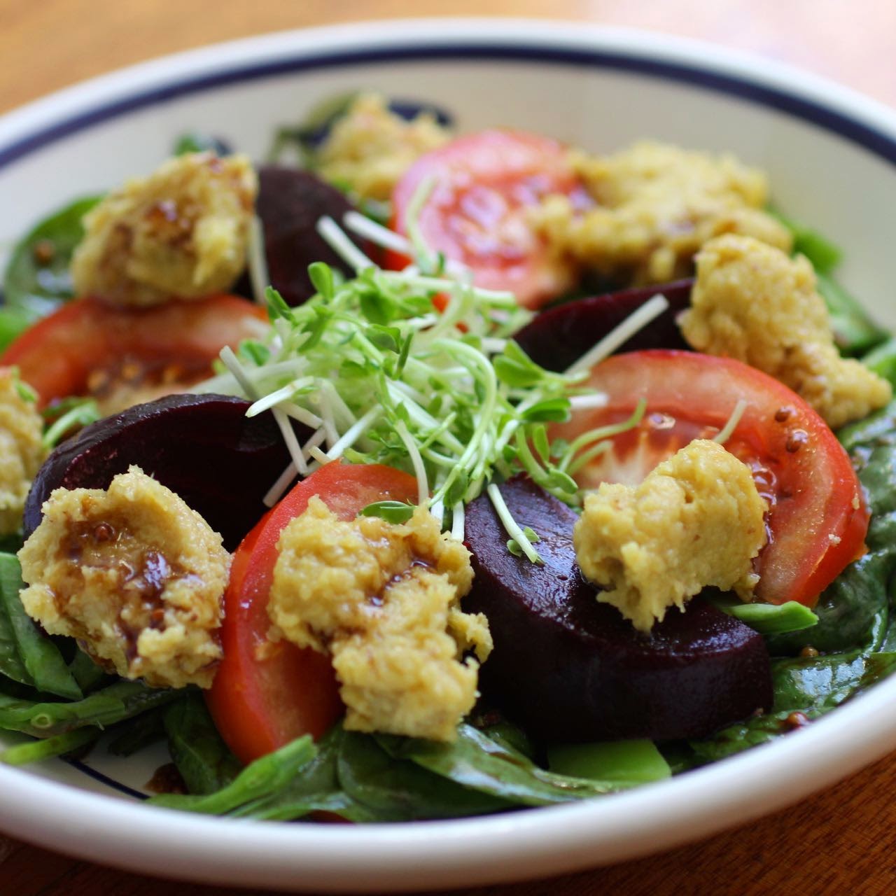 Green Gourmet Giraffe Balsamic Garden Salad with Cashew Cheese