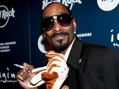 Snoop Dogg - Cosmic Kev (Freestyle) Lyrics + Letras + Lirik + Tekst + Text + Testo + Paroles + Source: Lyrics-Video-Music.blogspot.com + Video Music Song Lyrics Snoop Dogg - Cosmic Kev (Freestyle)