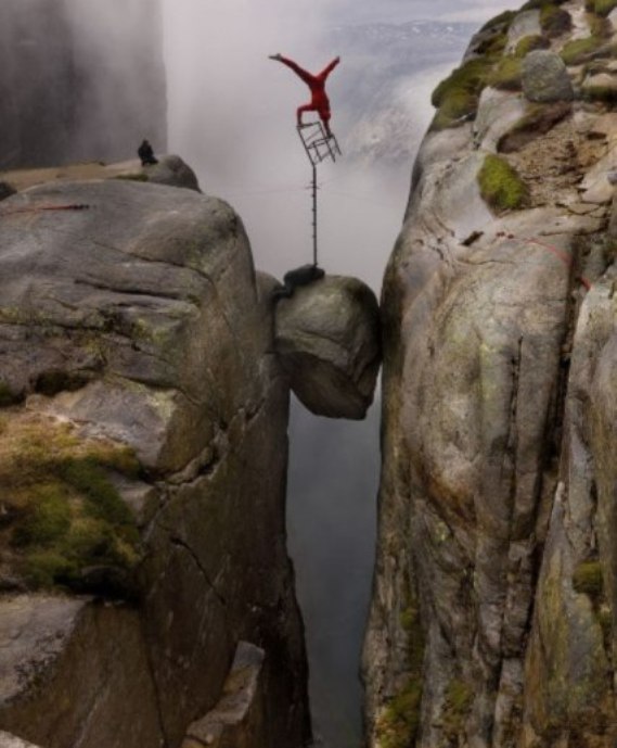 Blizfirst - Amazing Places - Nga balancing rock