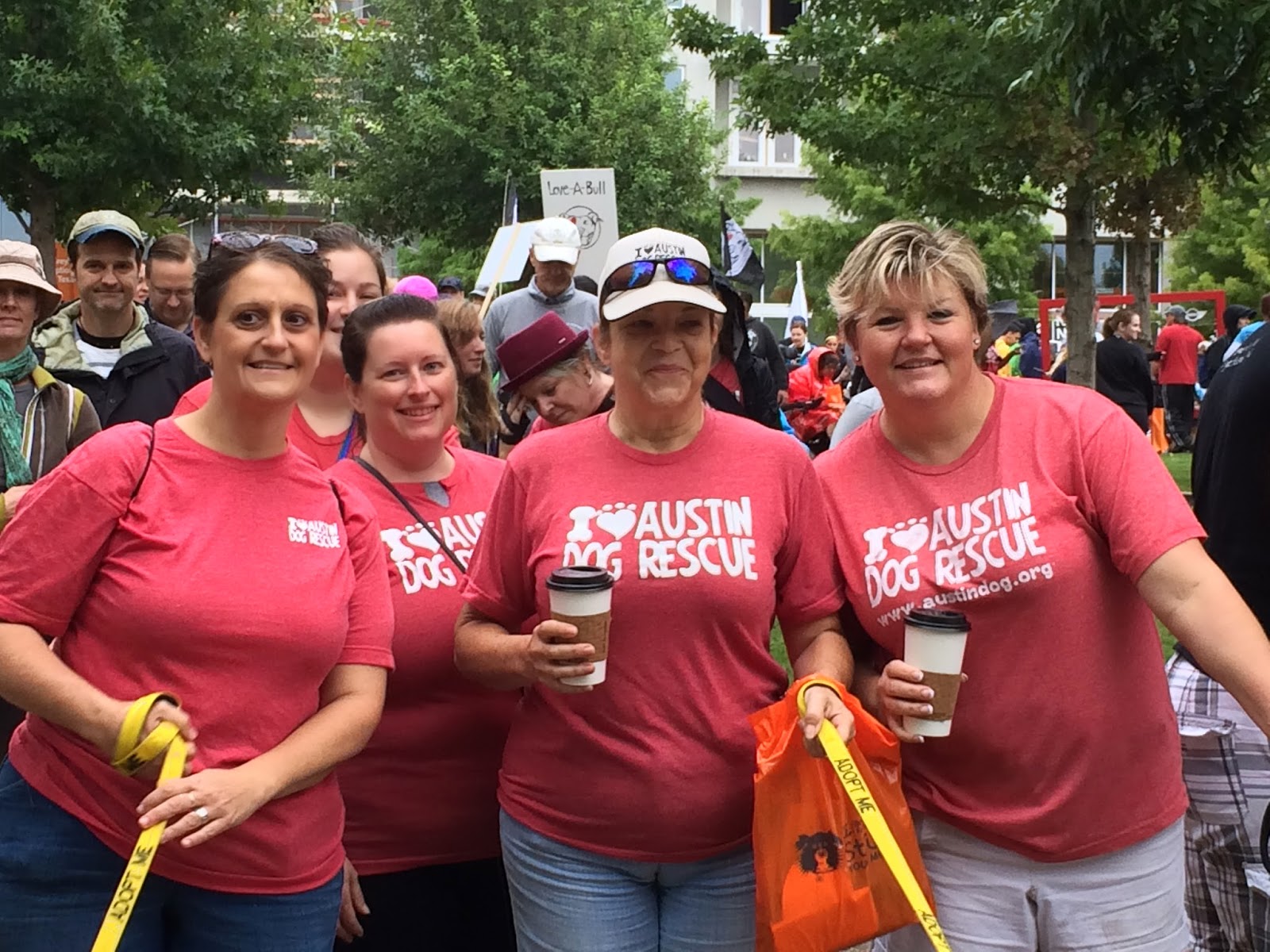 Pit Bulls and Other Animals.... Austin, Texas U.S.A. Reunion Rescue