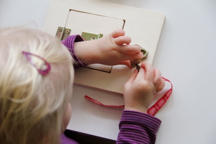 Eltern vom Mars DIY Latch board