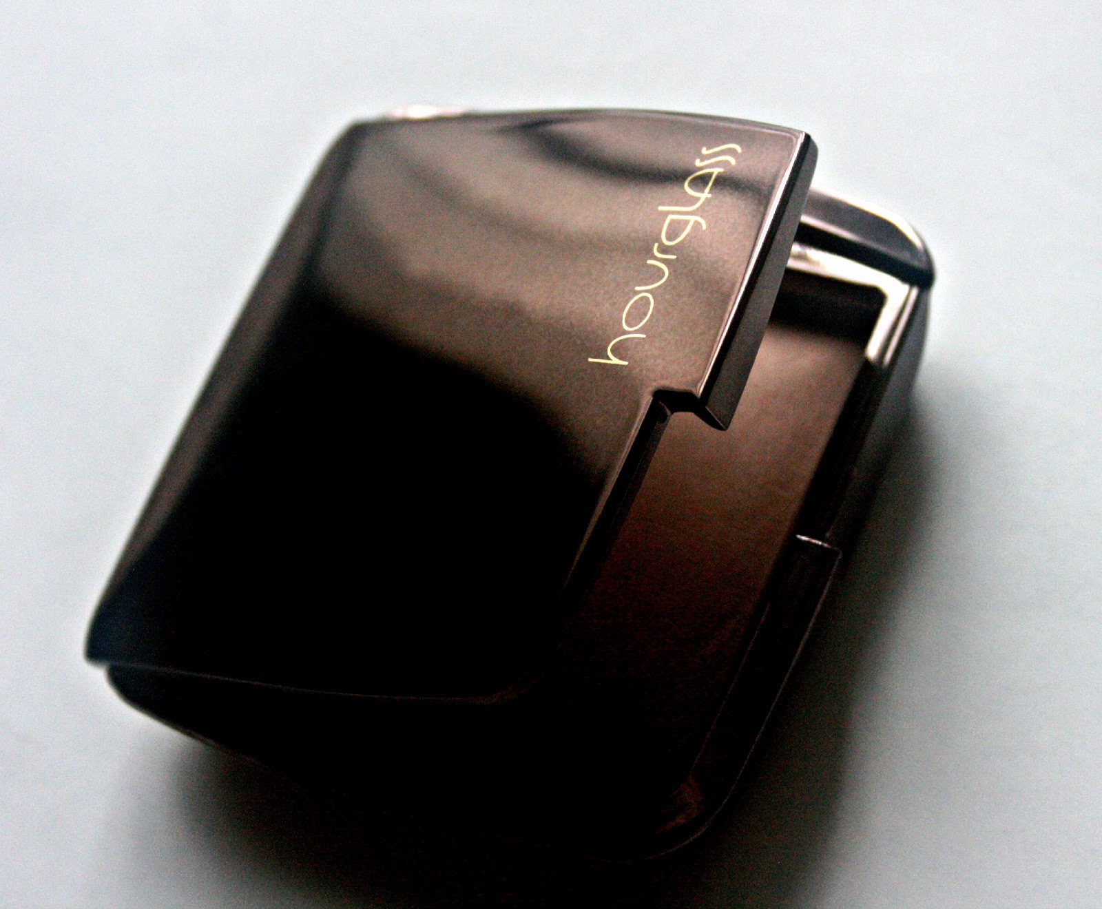 Makeup Beauty And More Hourglass Ambient Lighting Powder In Dim Light Makeup Beauty And More Hourglass Ambient Lighting Powder In Dim Light