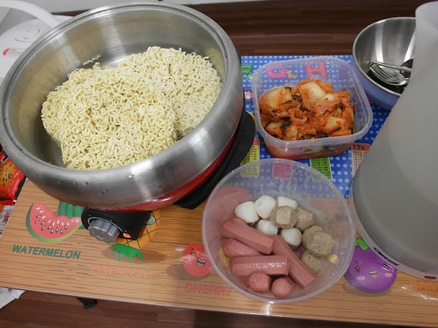 korean ramen nong shim experimenting cooking lunarrive singapore