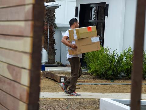 Kourtney Kardashian Tosses Out Scott Disick' Belongings From Their Home