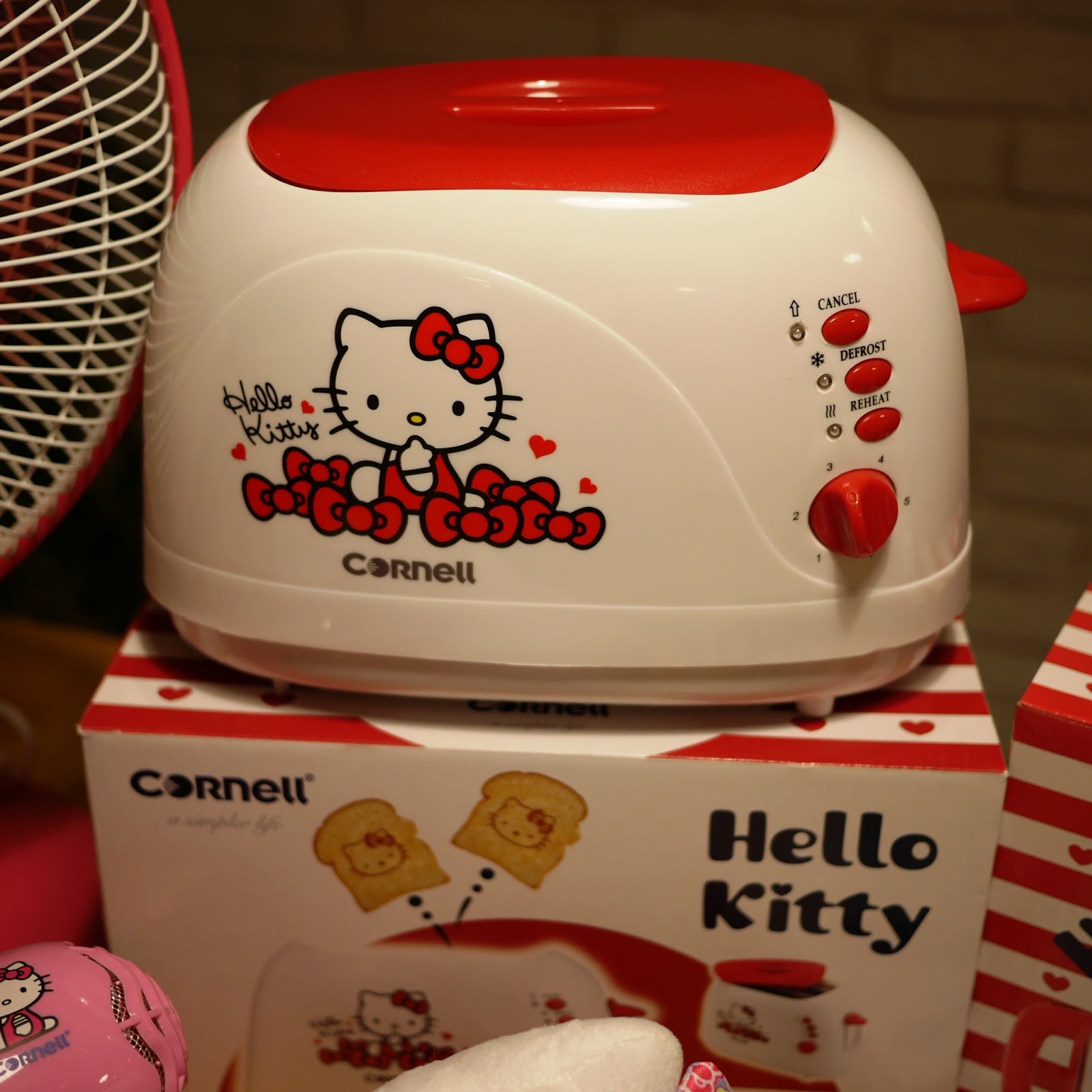 Mighty Foodie Cornell S Brand New Hello Kitty Rice Cooker More