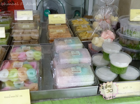 Thai desserts - bread and other sweets