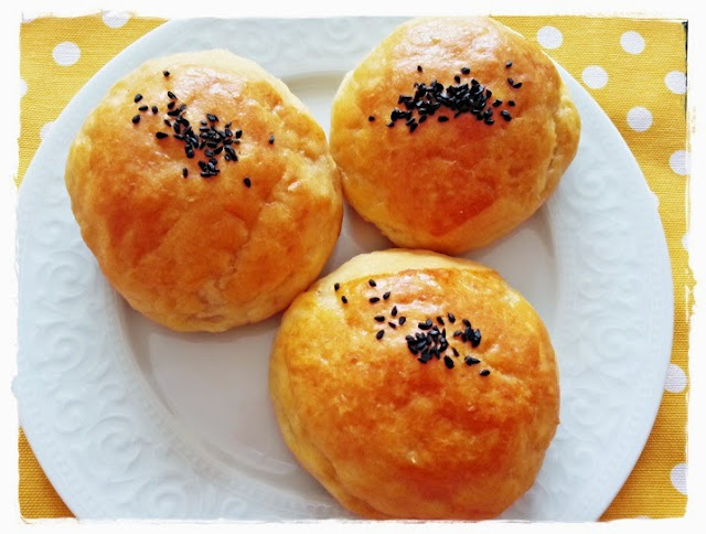 KREMALI PEYNİRLİ AÇMA ( BUNS WİTH CREAM -CHEESE FİLLİNG) KREMALI AÇMA TARİFİ,AÇMA TARİFİ,KOLAY KREMALI AÇMA TARİFİ,AÇMA NASIL YAPILIR ,KREMALI AÇMA NASIL YAPILIR