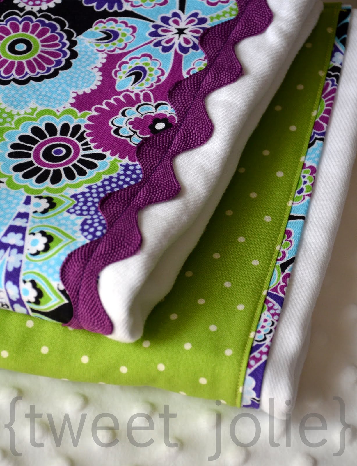 tweet jolie {boutique burp cloths}