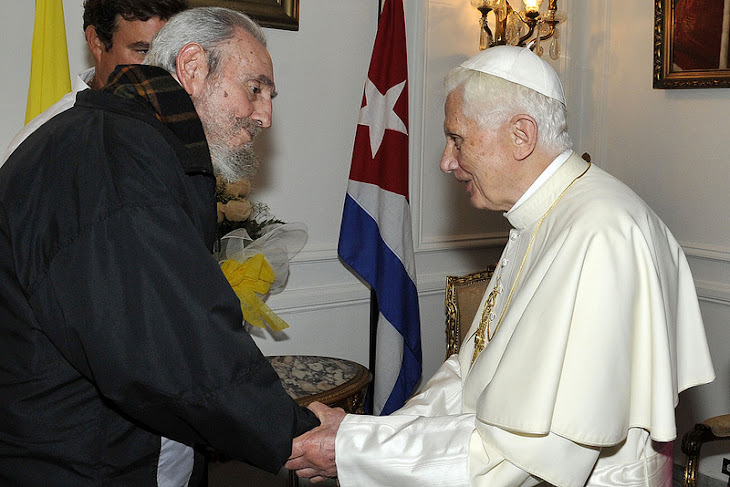 Benedict XVi and Castro meet