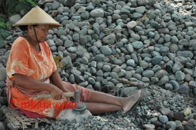 hyukmariitasehat.blogspot.com Buruh pemecah batu