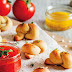 Sarımsaklı düğüm ekmek ve domates sos