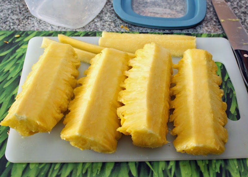 LearnSomethingNew How to Slice Pineapple Into Chunks