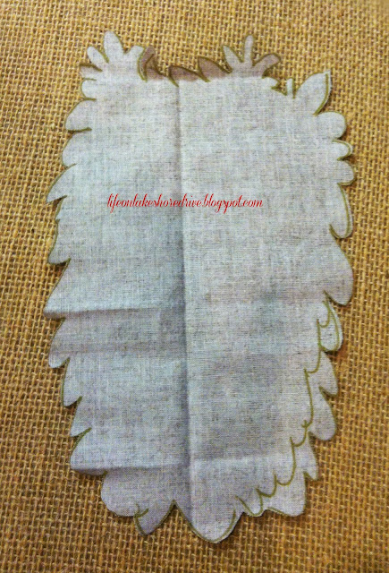 Fabric Owl & Burlap Fall Decor Tutorial alt="Fabric Owl & Burlap Fall Decor Tutorial Thanksgiving Wall Art"