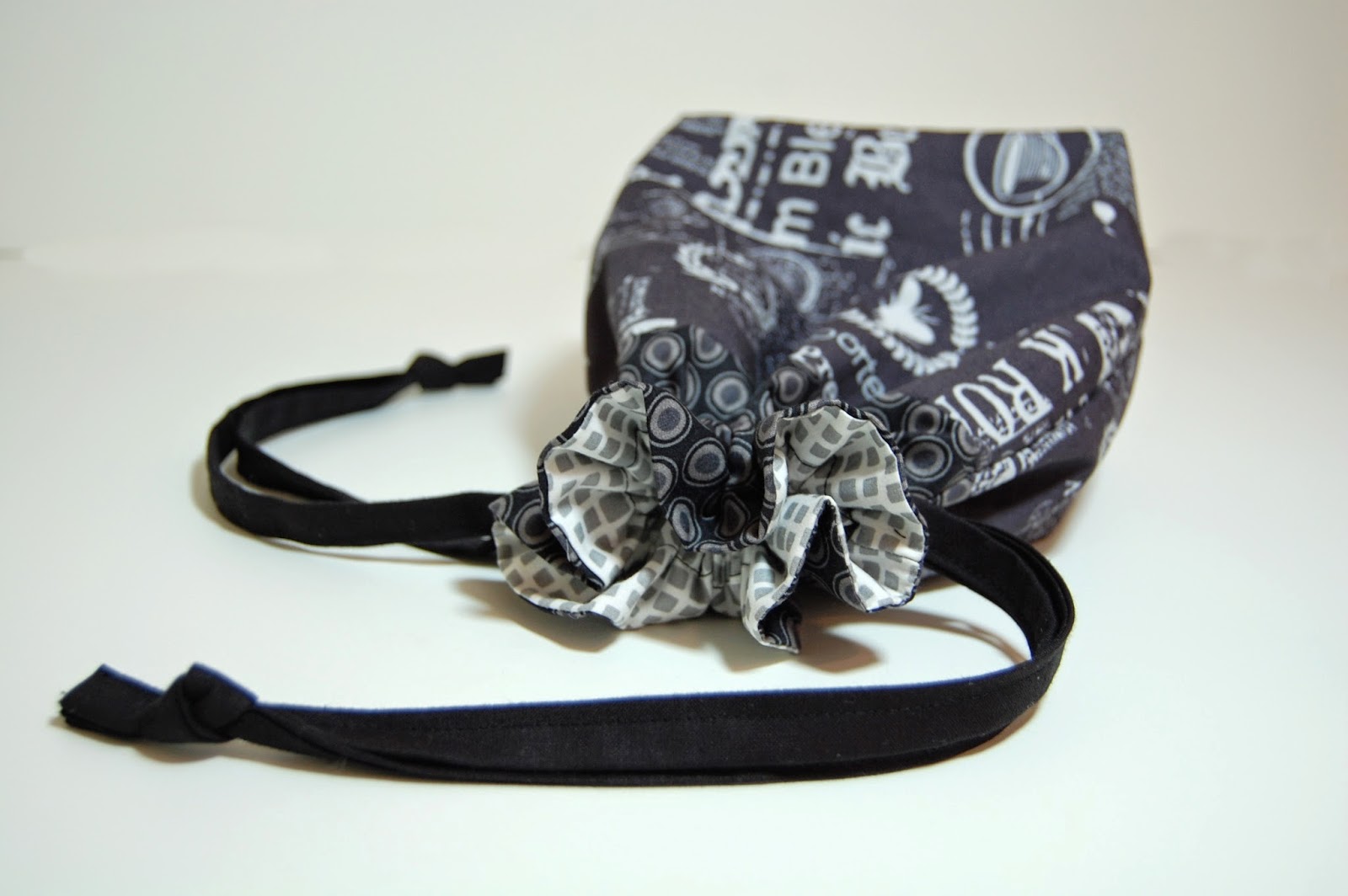 sewing belly buttons boutique Best Drawstring Bag pattern Ever ! Jeni