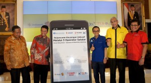 Peresmian tiga operator emoney layanan transfer uang
